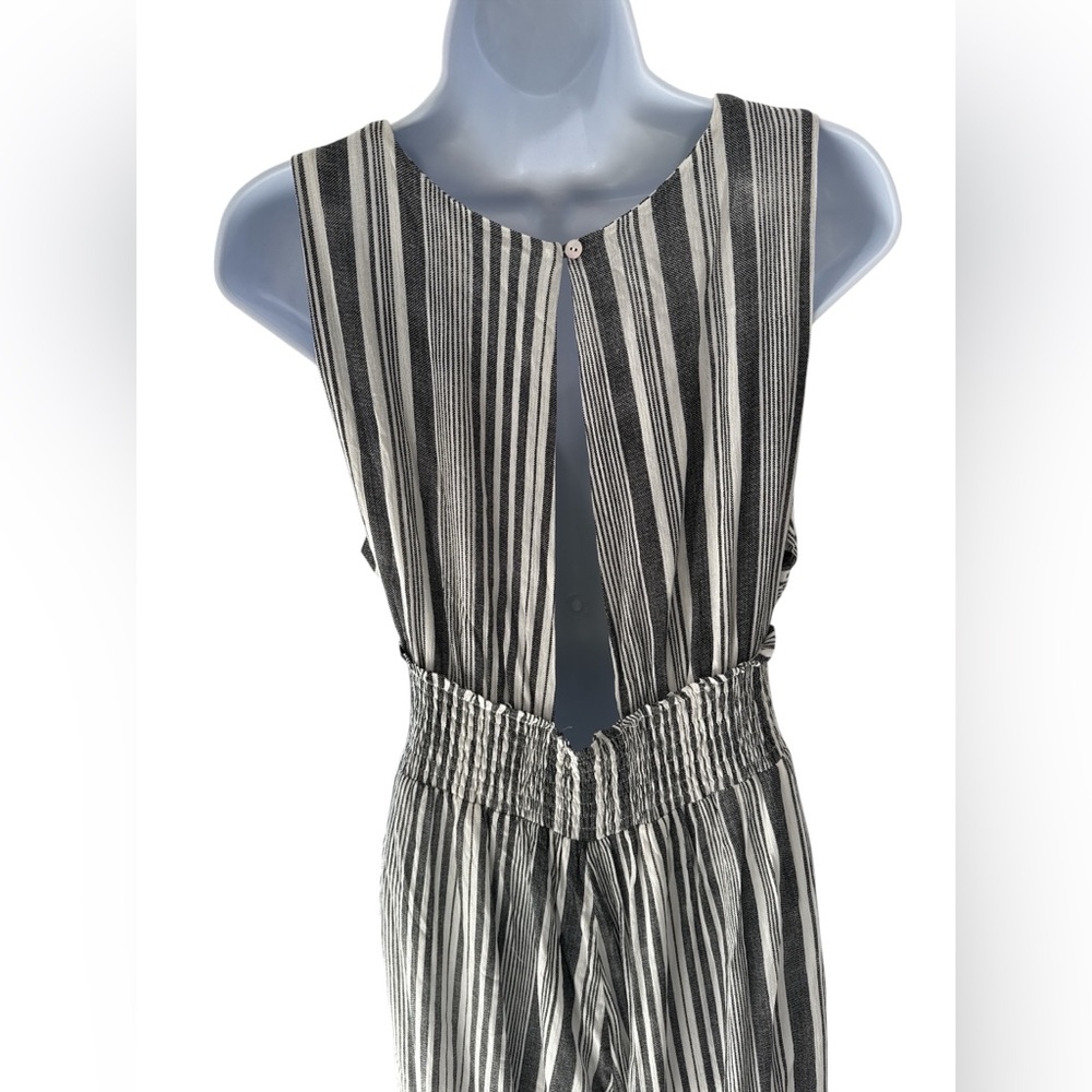 ILLA ILLA 100% Rayon Boho Chic Monochrome Striped Flowy Jumpsuit - Picture 5 of 8